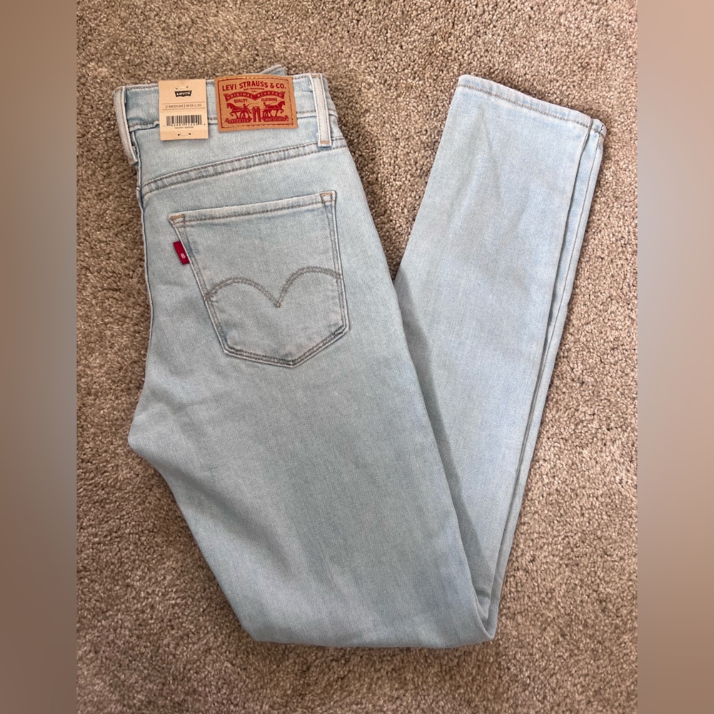 NWT LEVI 311 Shaping Jeans! Size 2 W26 L30!